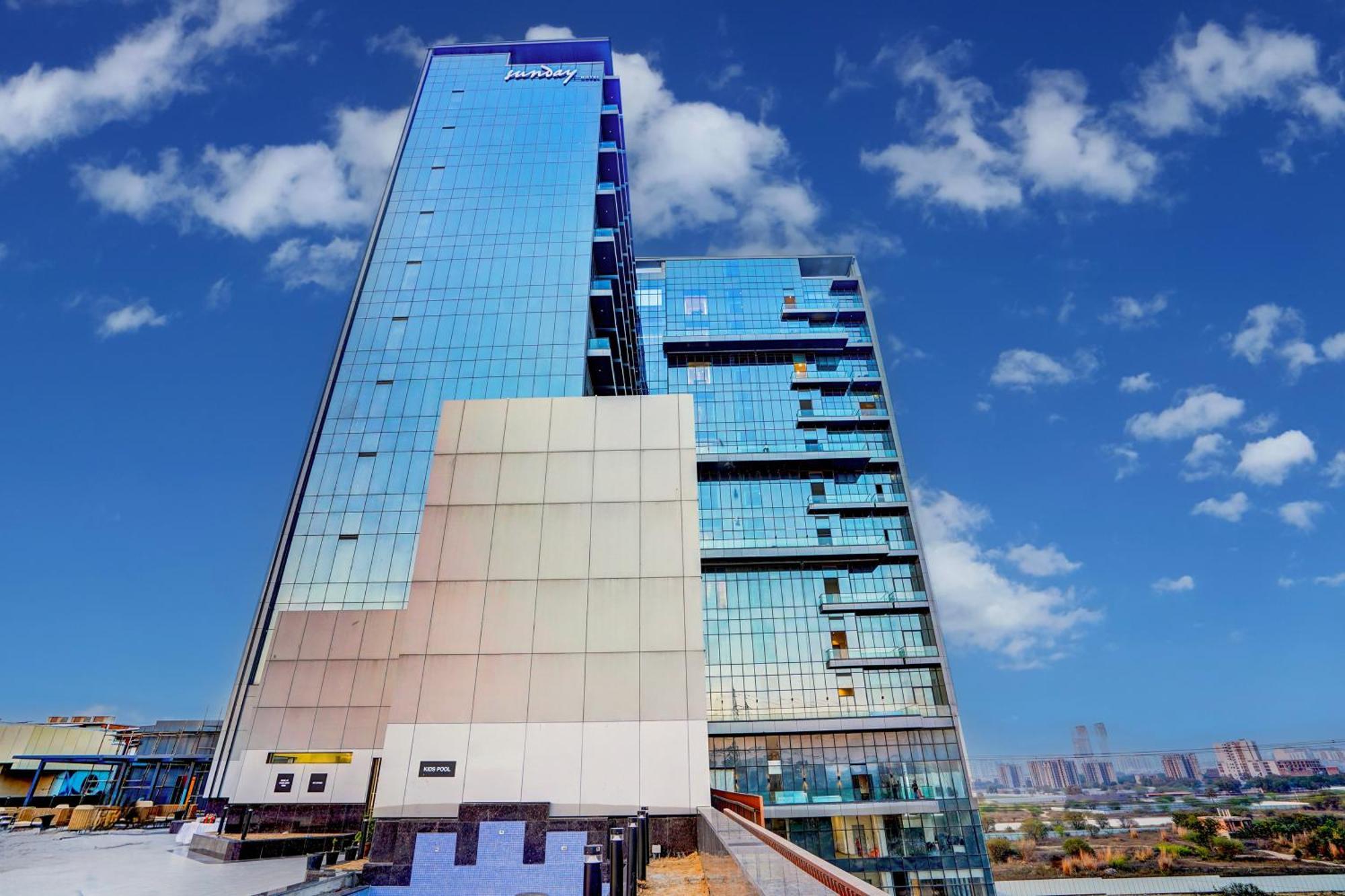 Sunday Hotels And Residences Gurgaon Exterior photo