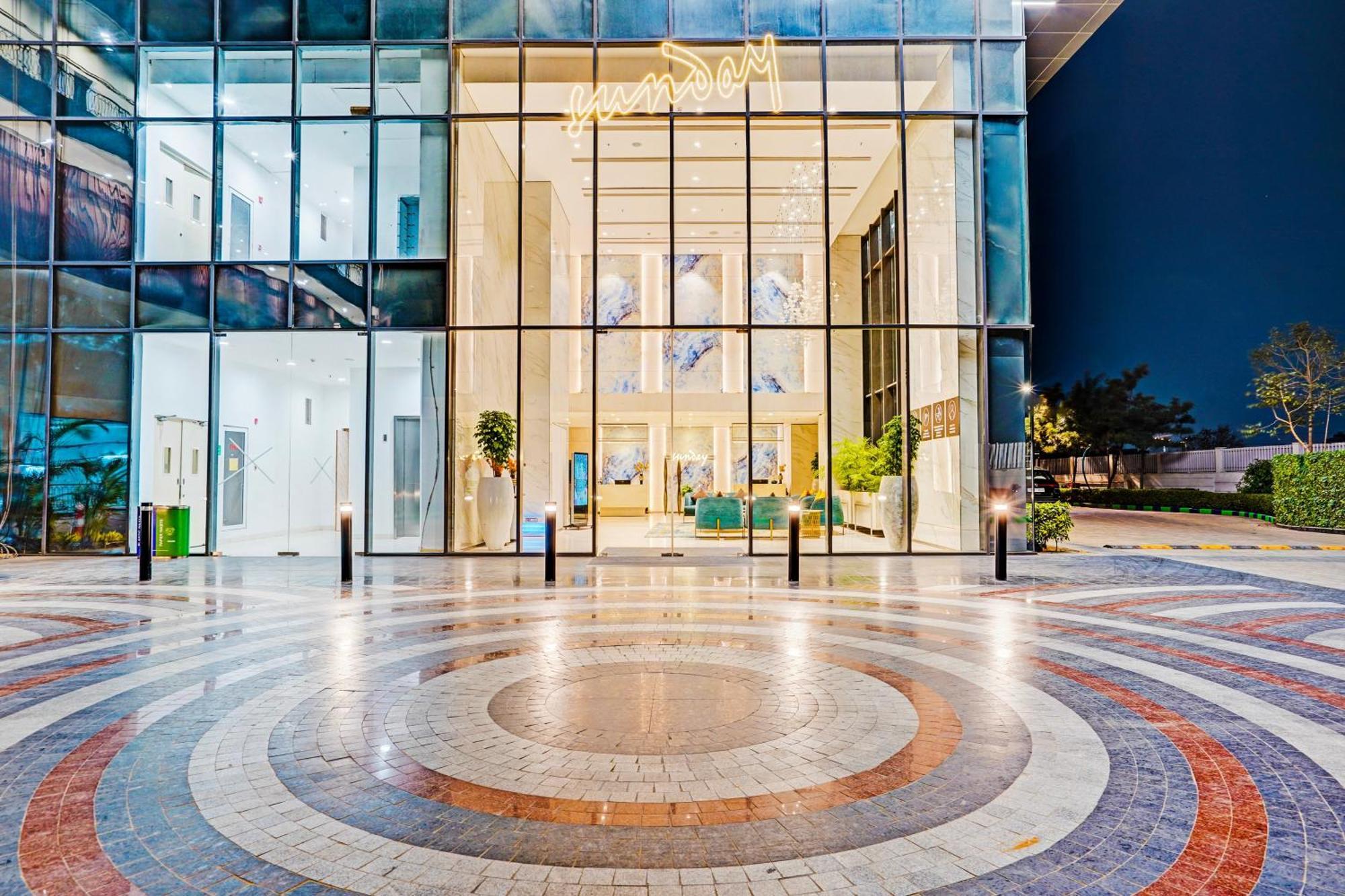 Sunday Hotels And Residences Gurgaon Exterior photo