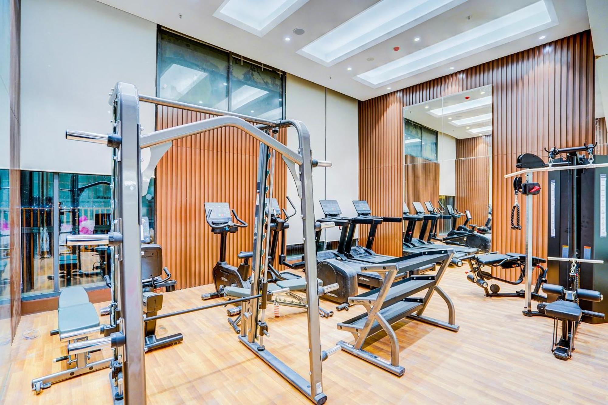 Sunday Hotels And Residences Gurgaon Exterior photo