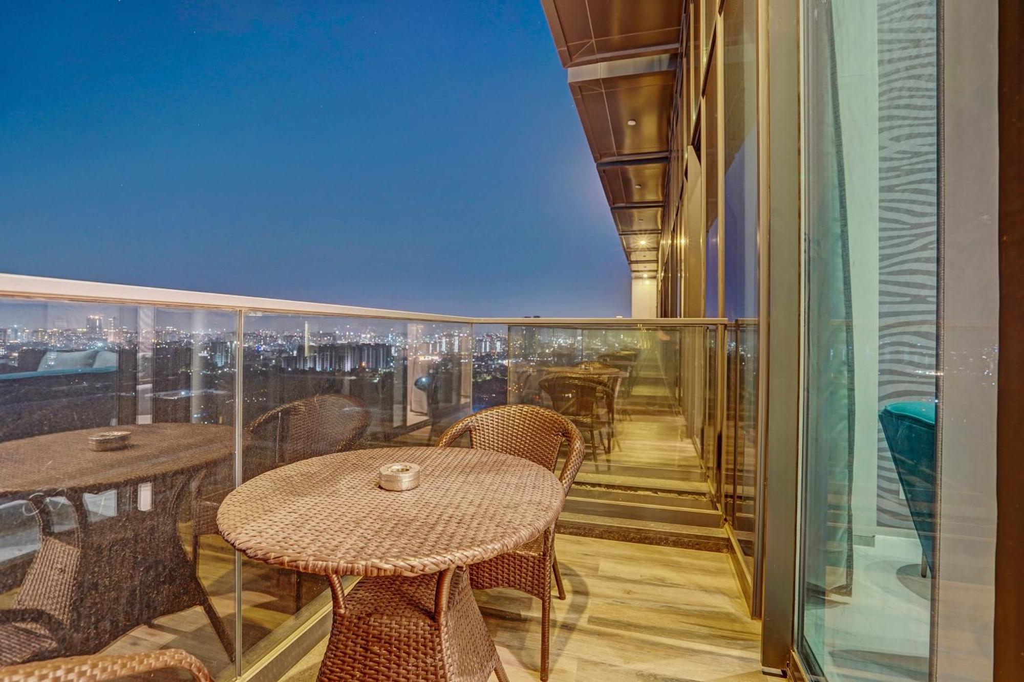 Sunday Hotels And Residences Gurgaon Exterior photo